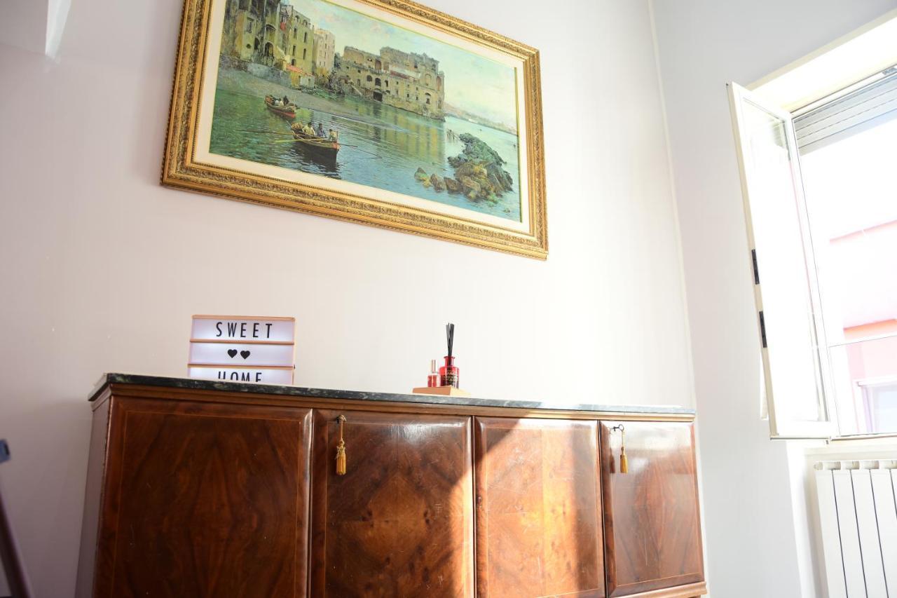 Scugnizzella Holiday House Leilighet Napoli Eksteriør bilde