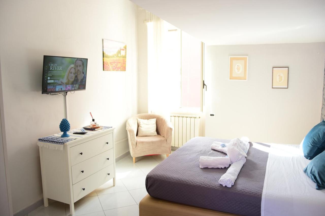 Scugnizzella Holiday House Leilighet Napoli Eksteriør bilde